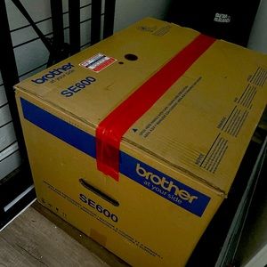 Brother SE 600 Embroidery and Sewing Machine